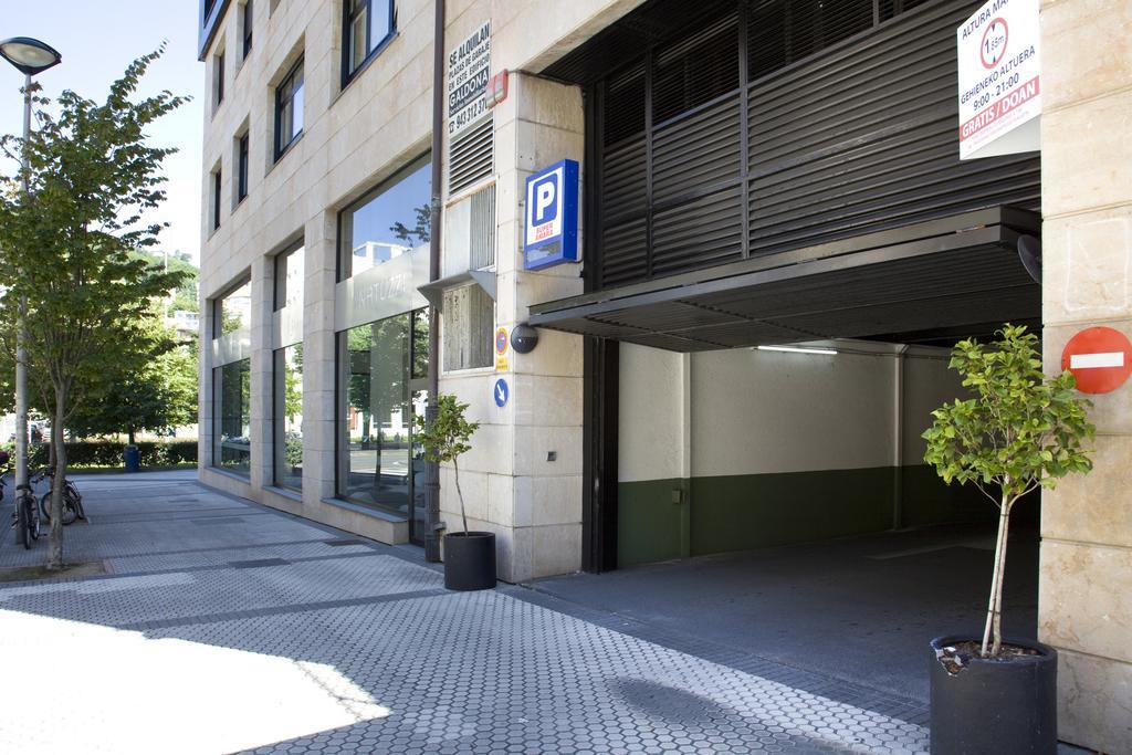Pension T5 Donostia Suites San Sebastian Bagian luar foto