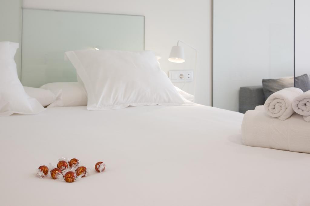 Pension T5 Donostia Suites San Sebastian Bagian luar foto