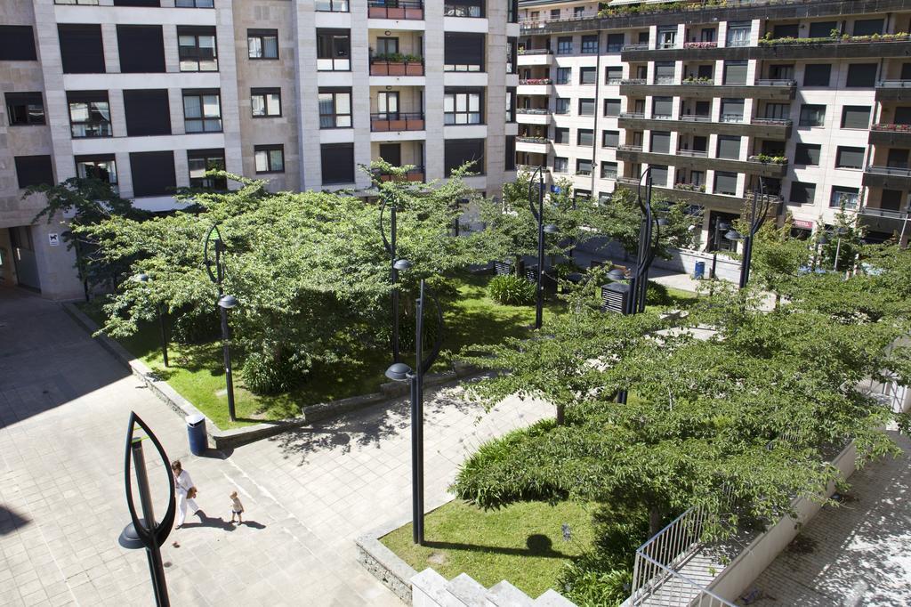 Pension T5 Donostia Suites San Sebastian Bagian luar foto
