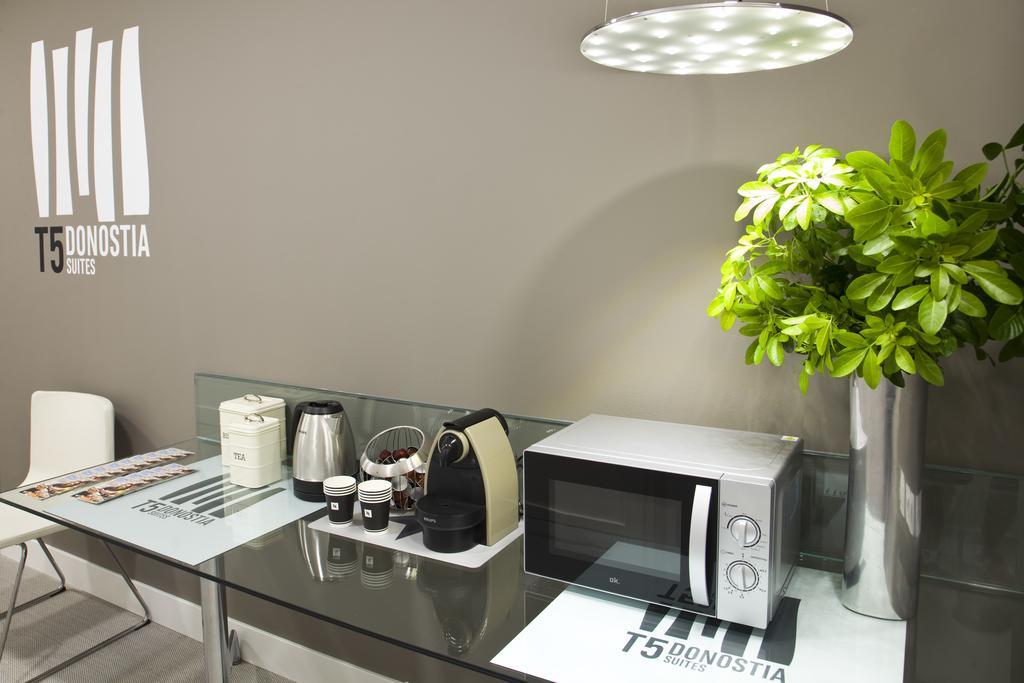 Pension T5 Donostia Suites San Sebastian Bagian luar foto