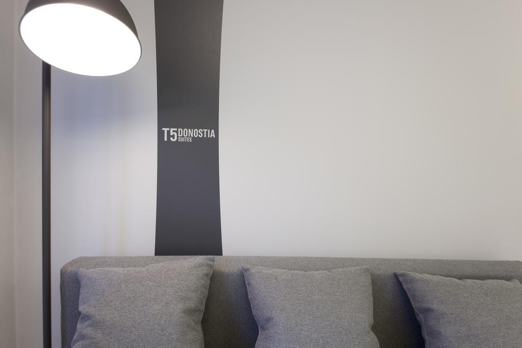 Pension T5 Donostia Suites San Sebastian Ruang foto